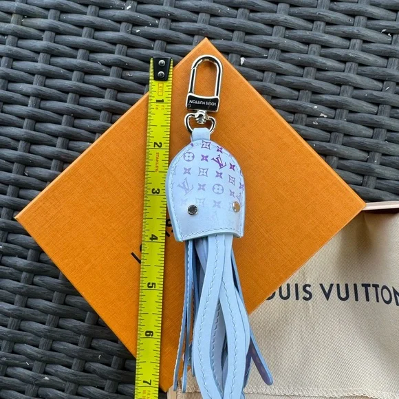 Louis Vuitton x Pharrell Blue Octopus Keychain Charm Sold Out - Picture 4 of 6